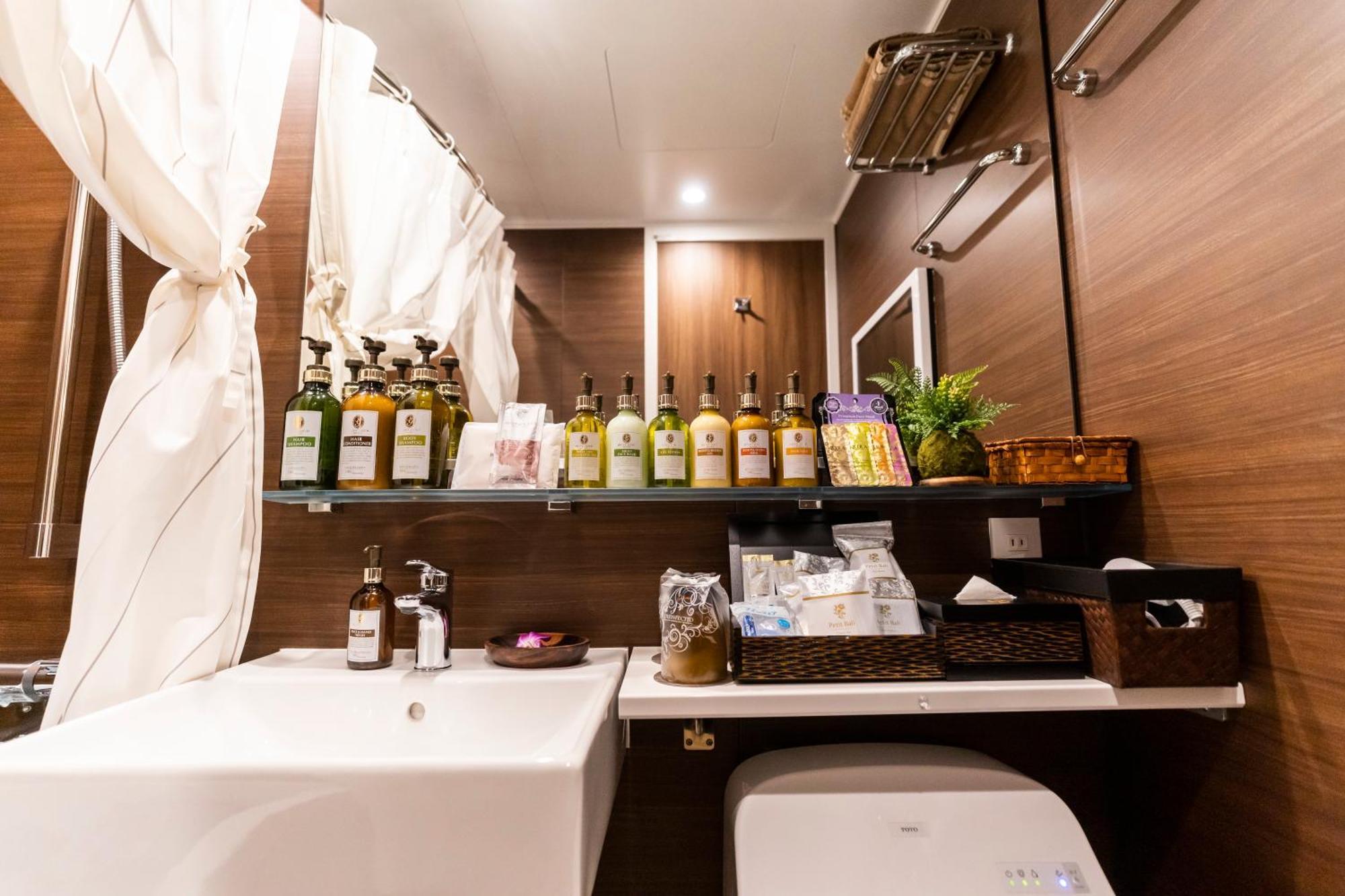 Hotel Petit Bali Garden Shin Okubo - Shinjuku Sta 15min Walk - (adults Only) 4*